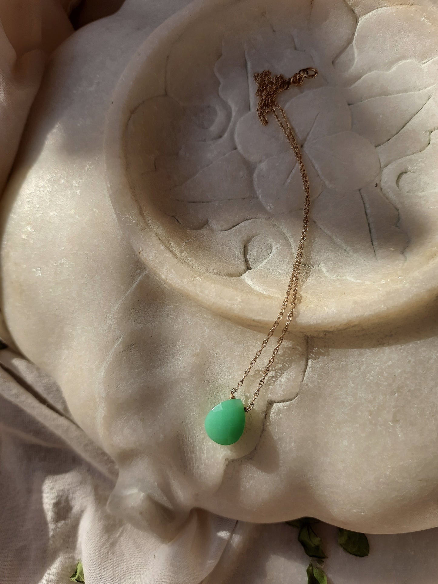 iyate - Chrysoprase Almond Shaped Drop Pendant