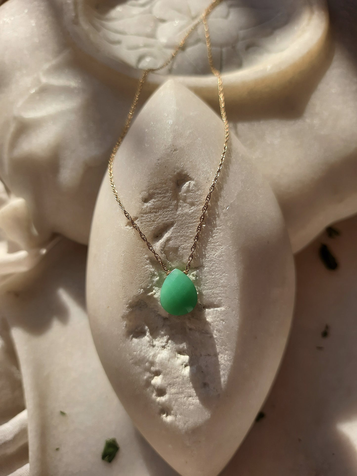 iyate - Chrysoprase Almond Shaped Drop Pendant