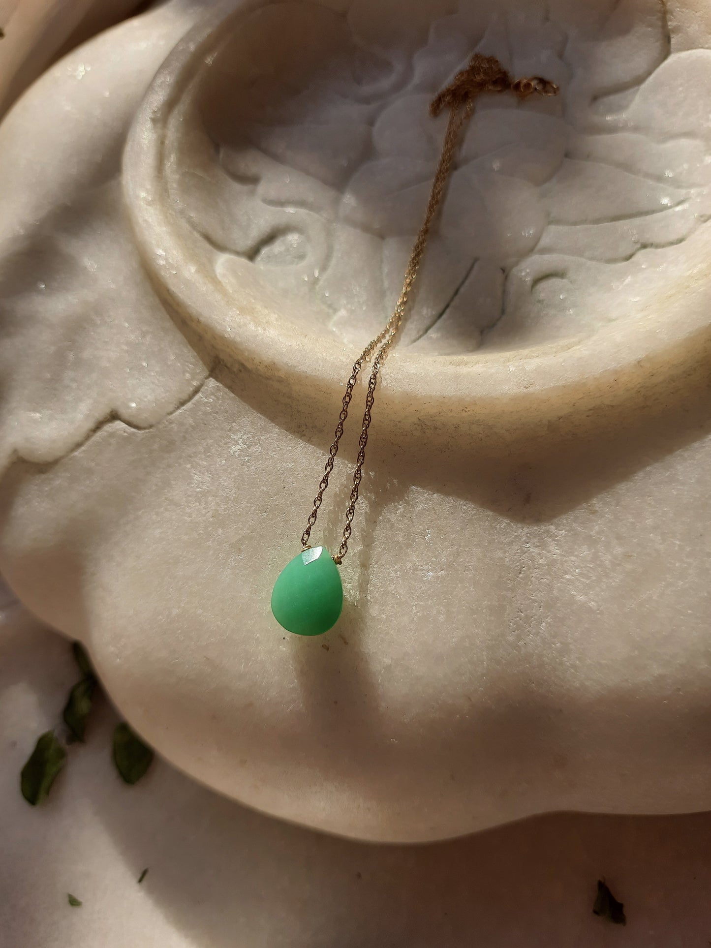 iyate - Chrysoprase Almond Shaped Drop Pendant