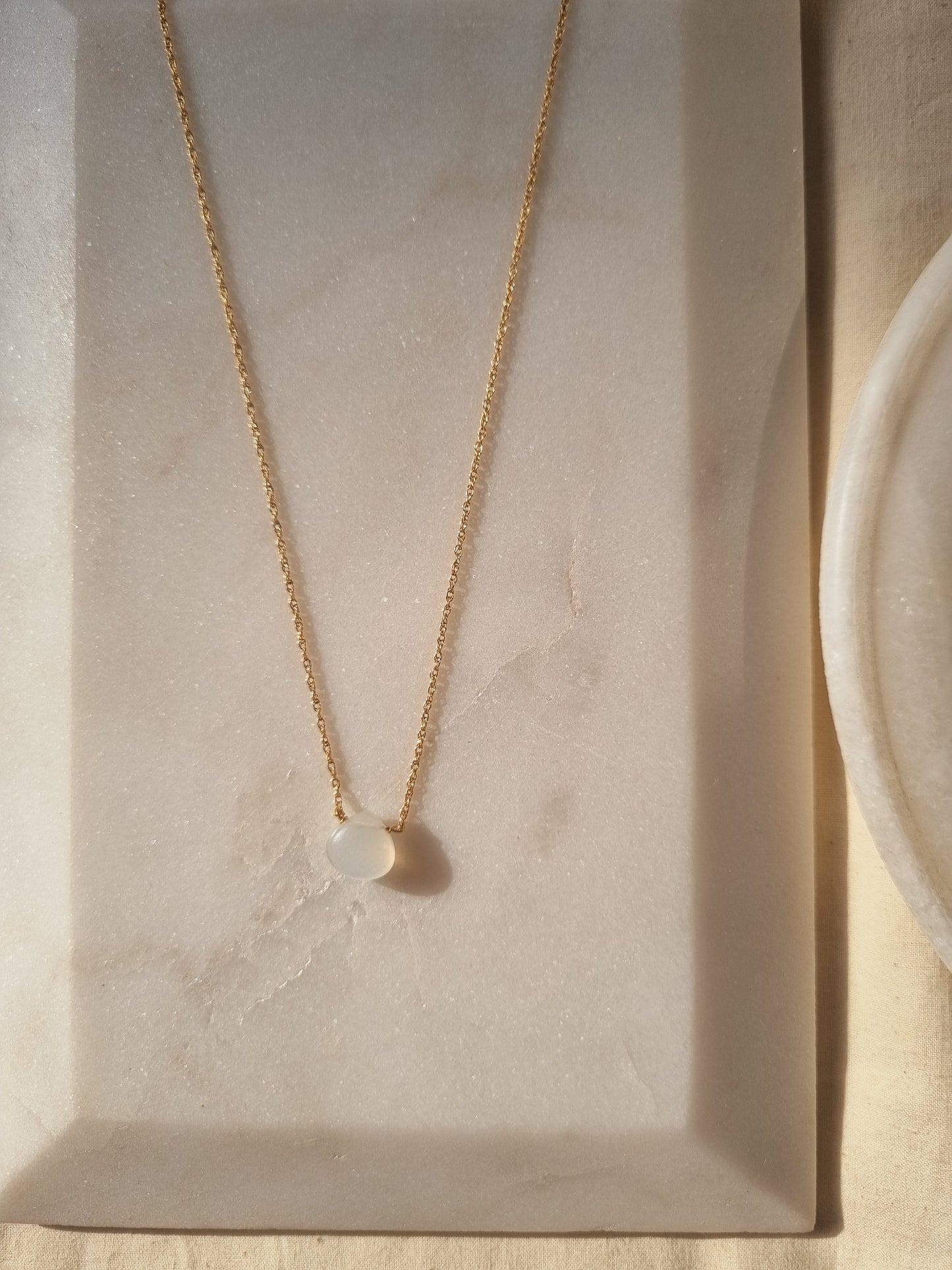 sete - White Moonstone Heart Shaped Drop Pendant