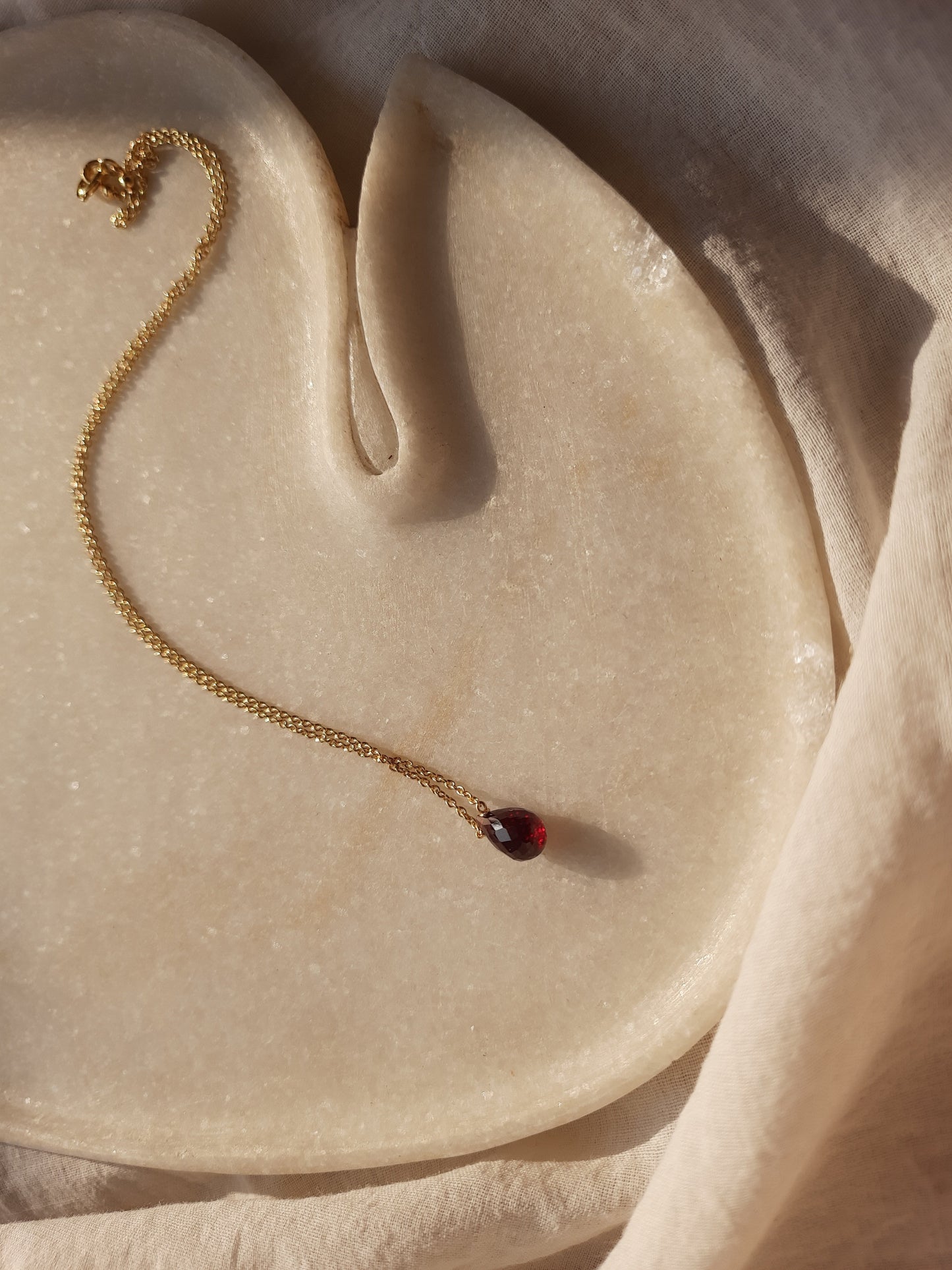 visno - Garnet Tear shaped Drop Pendant