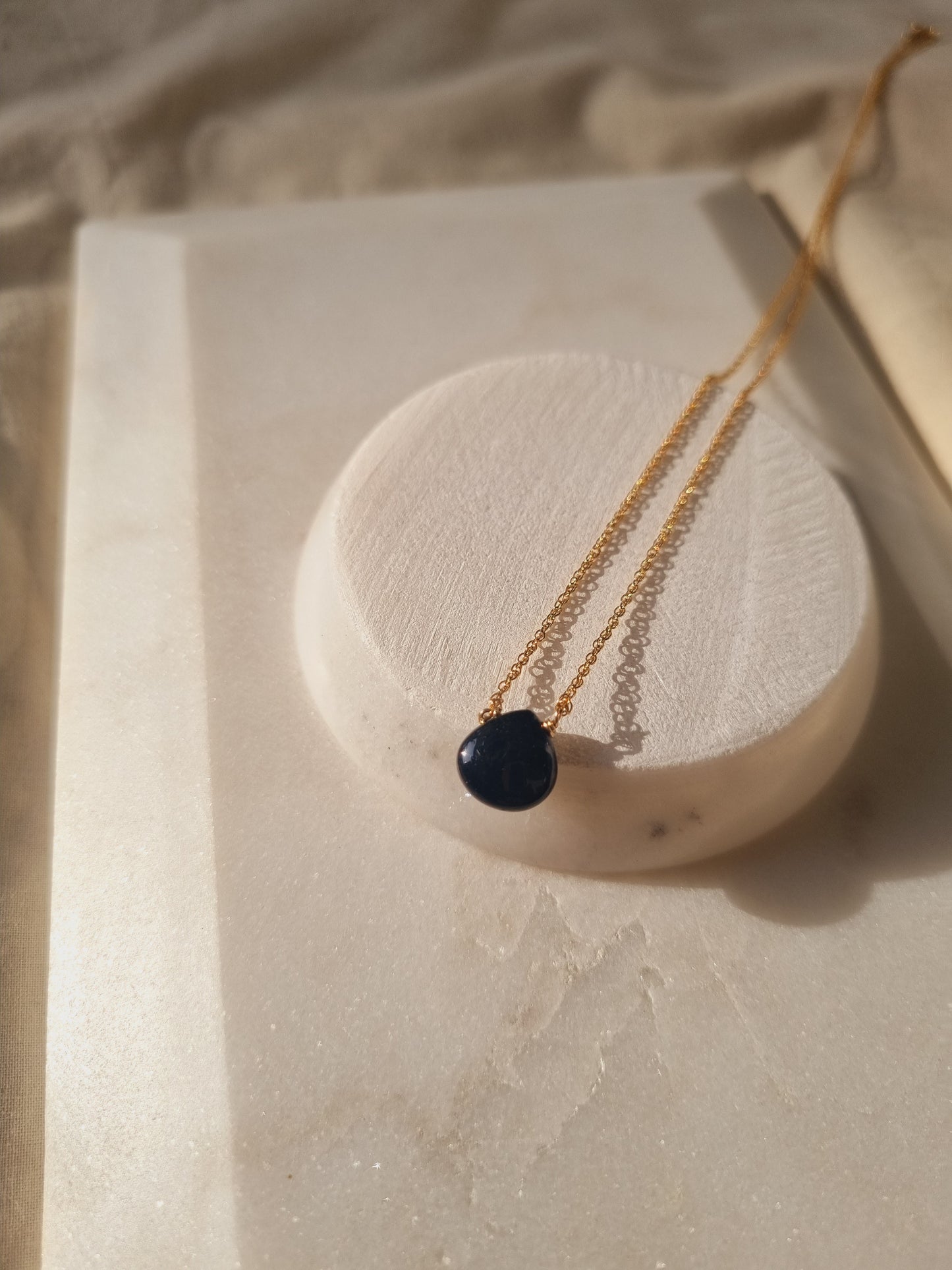 sete - Black Onyx Heart Shaped Drop Pendant