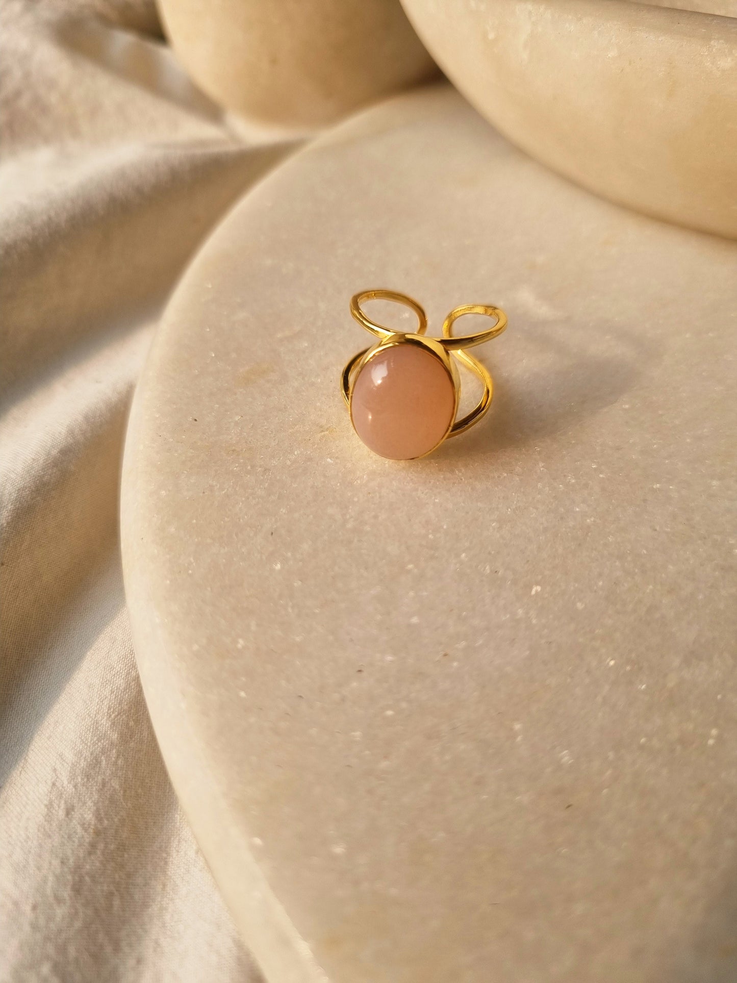 olivia - Peach Moonstone Ring
