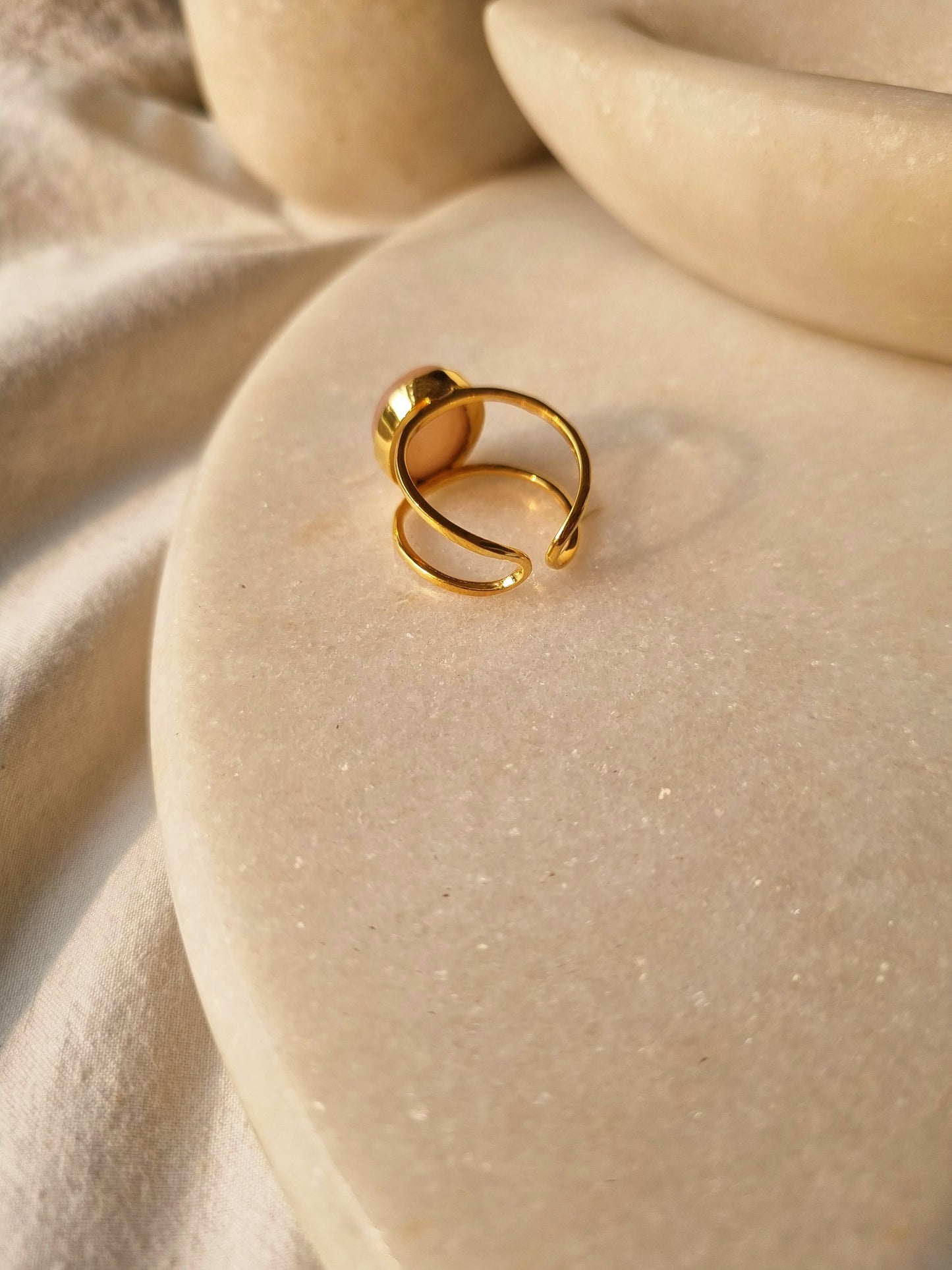 olivia - Peach Moonstone Ring