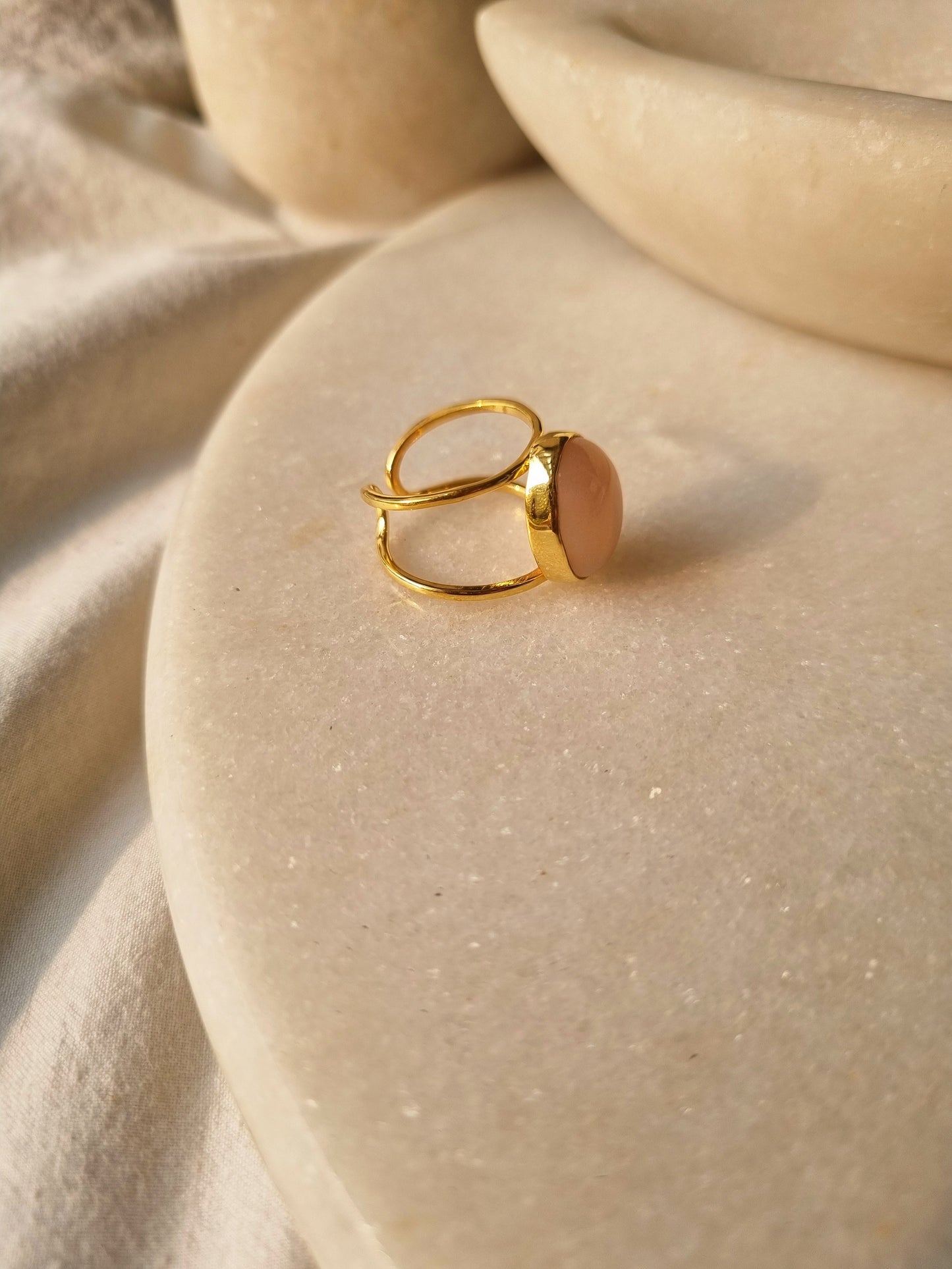 olivia - Peach Moonstone Ring