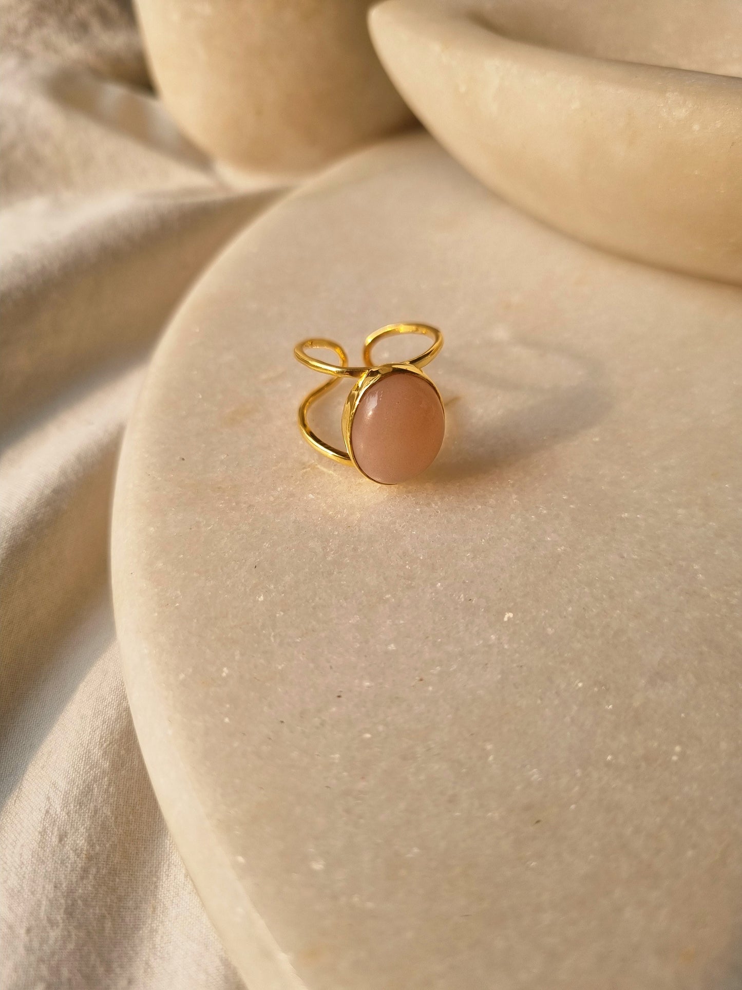 olivia - Peach Moonstone Ring