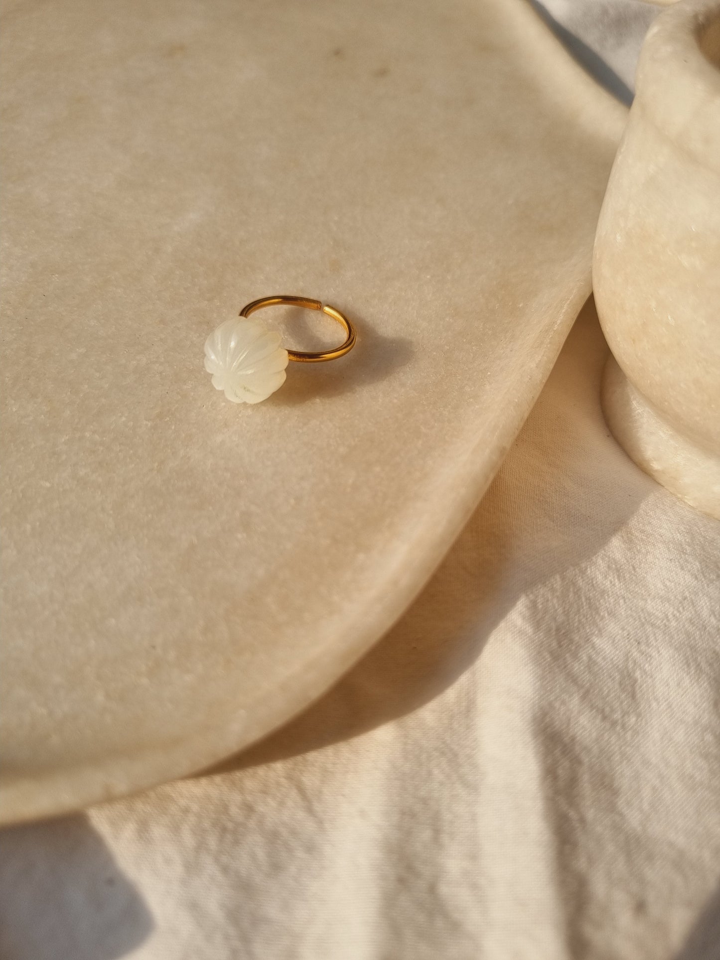kaling - White Moonstone Melon Ring