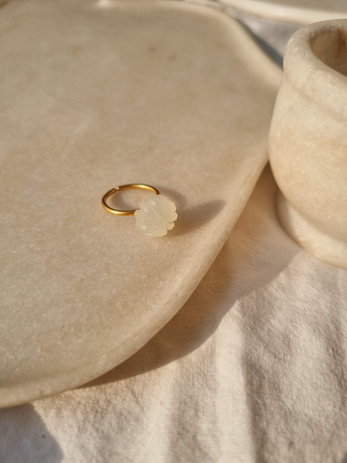 kaling - White Moonstone Melon Ring