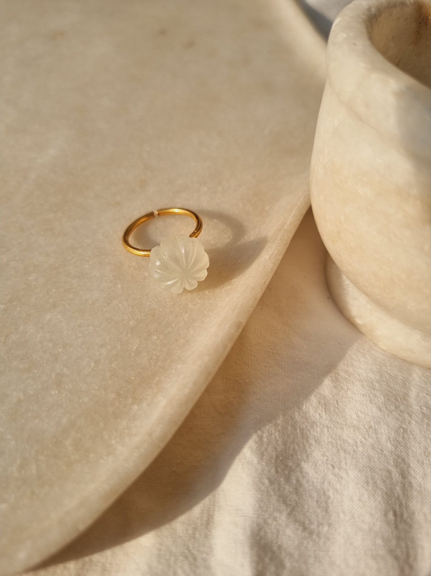 kaling - White Moonstone Melon Ring