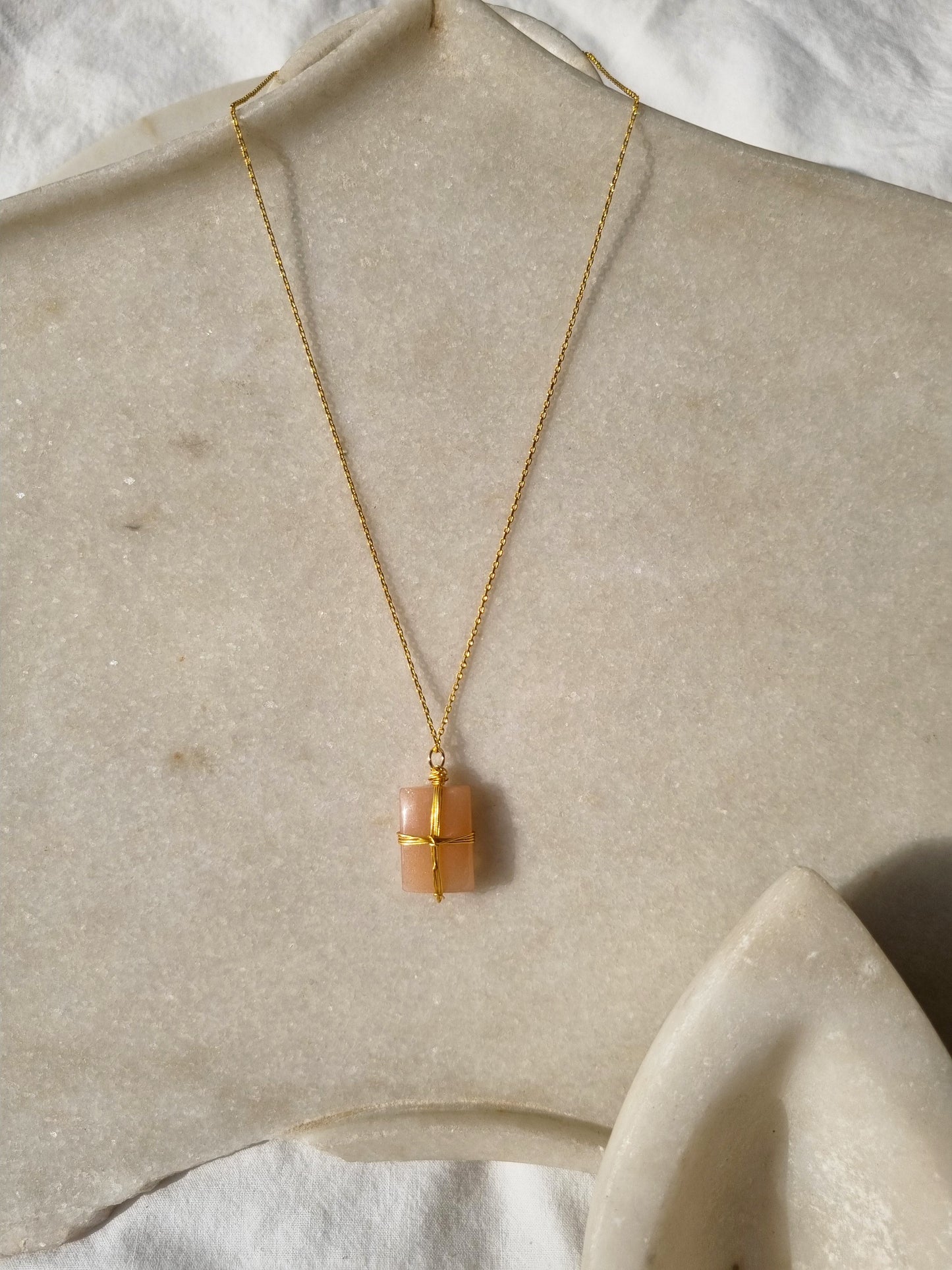 racana - Peach Moonstone