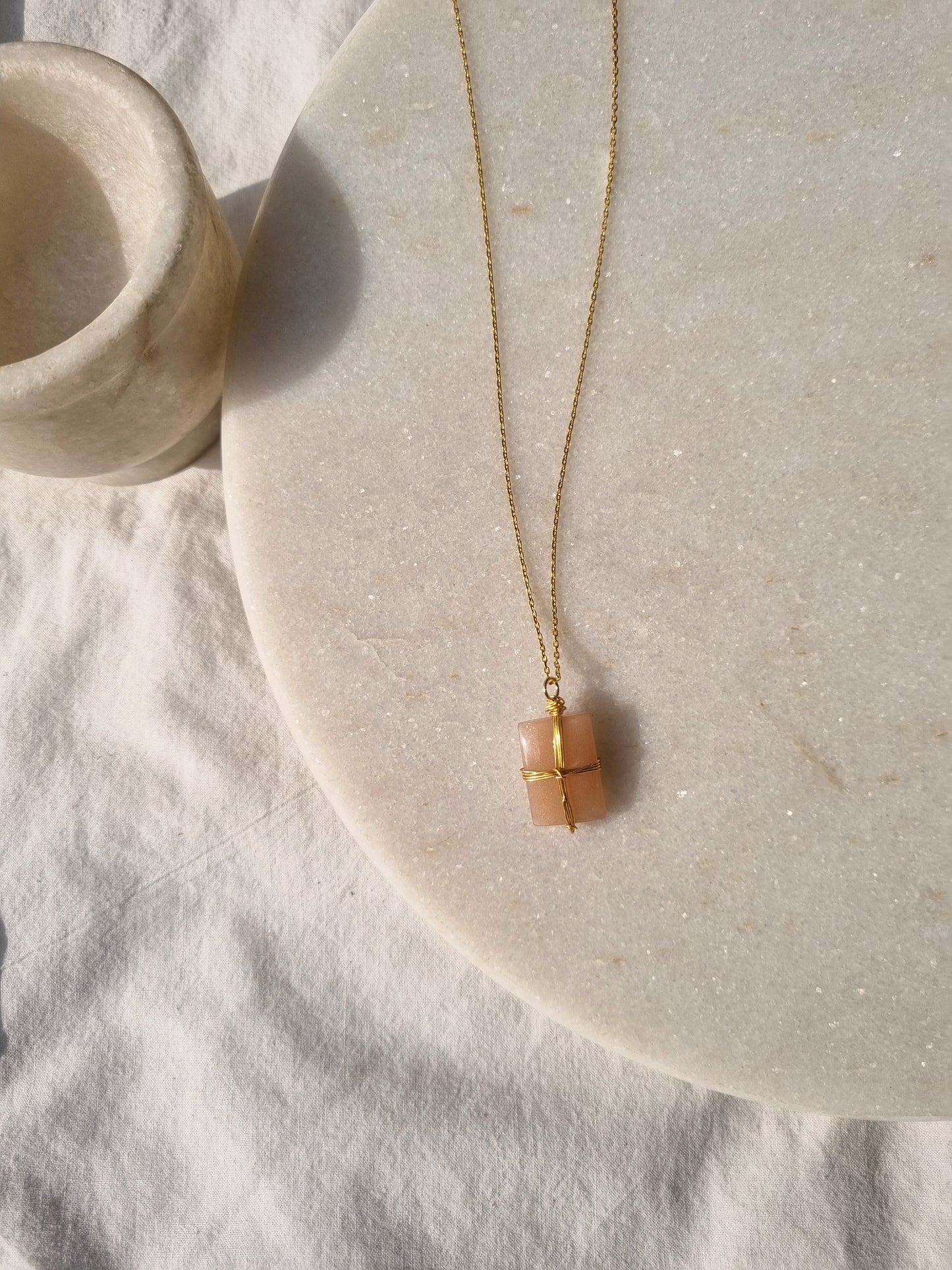 racana - Peach Moonstone