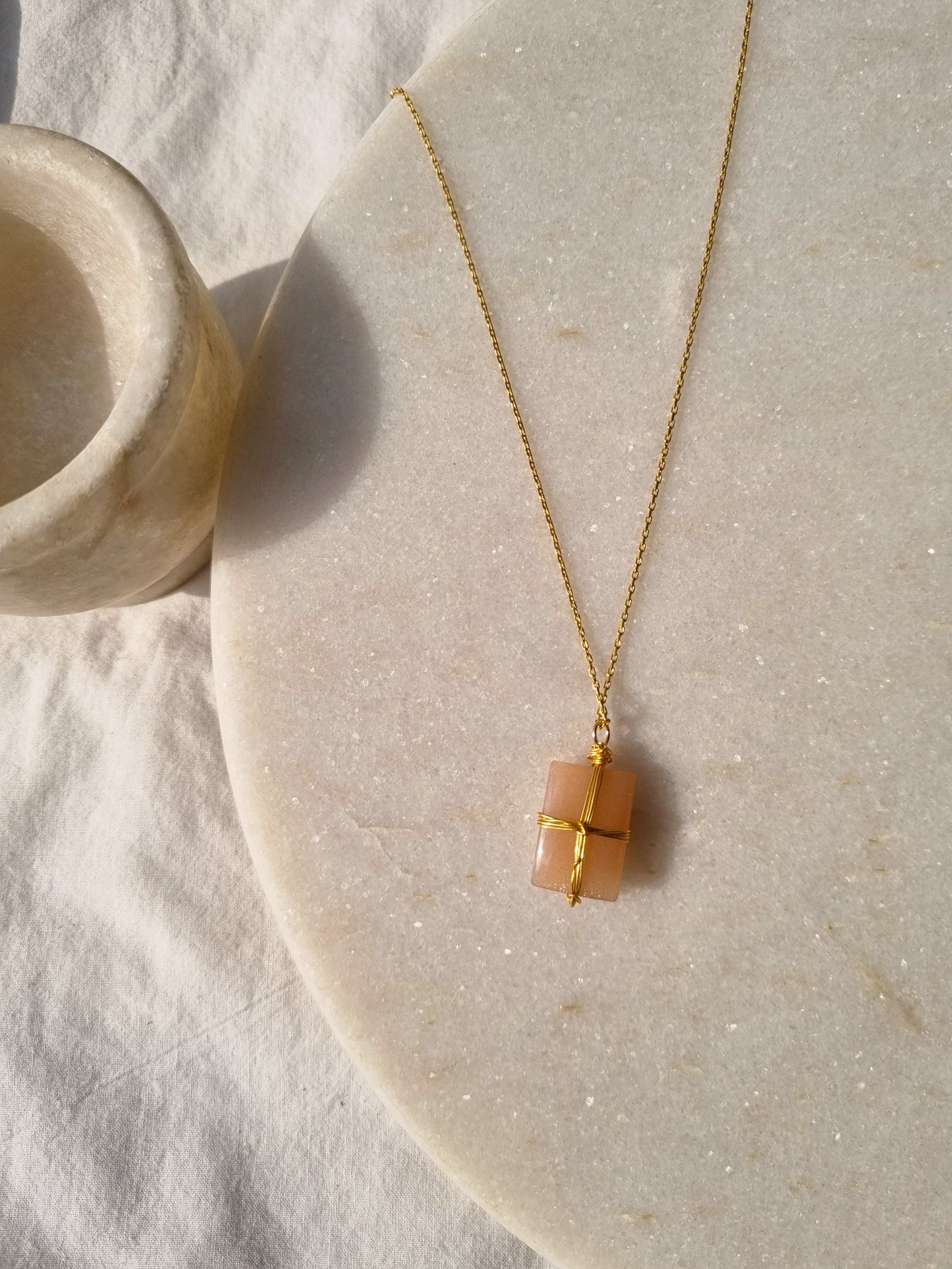 racana - Peach Moonstone