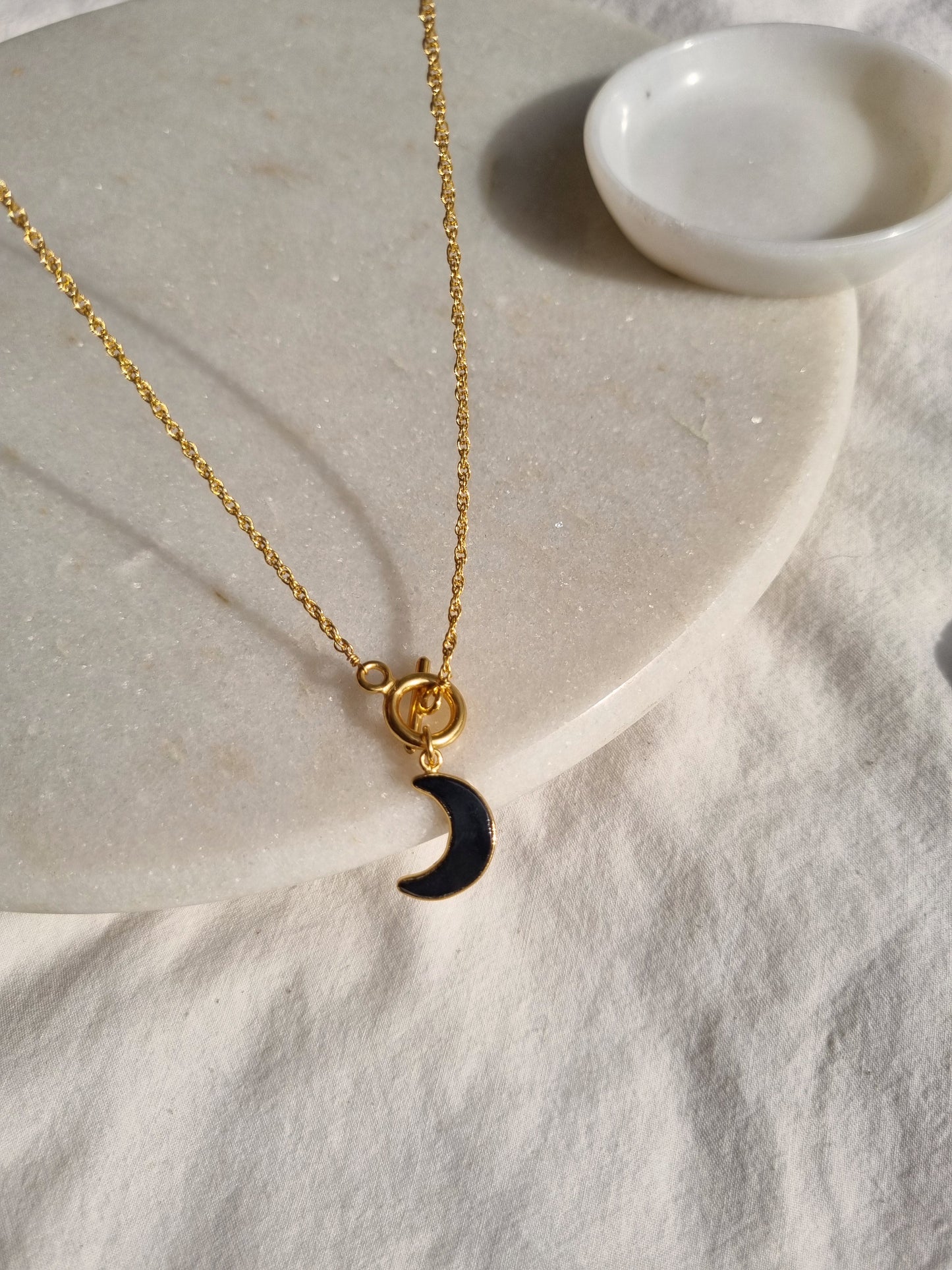 vara - Black Onyx Toggle Pendant