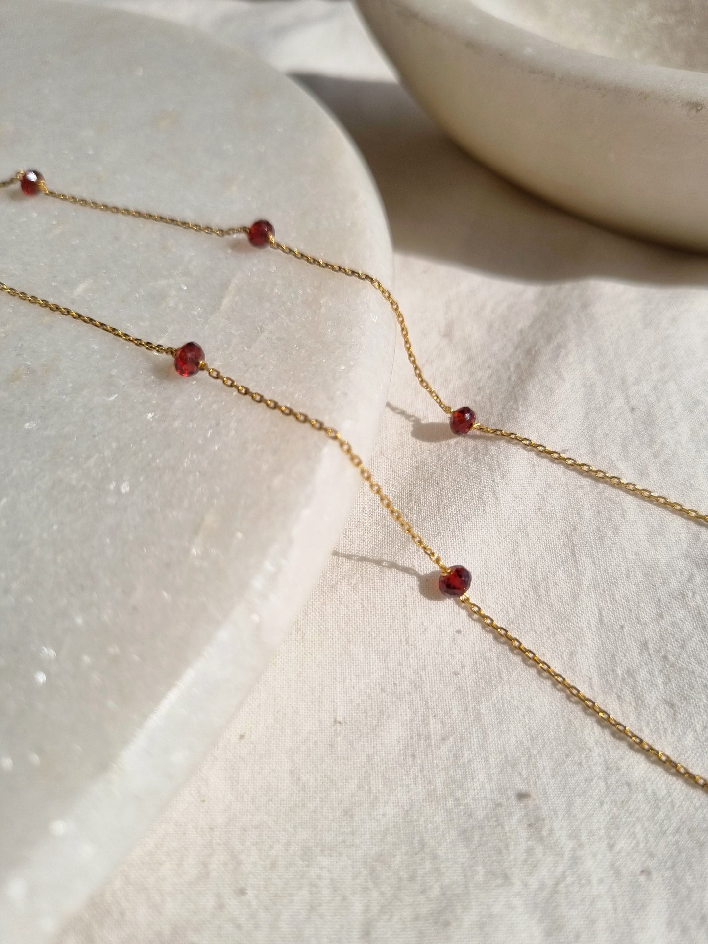 veti - Garnet Baati choker