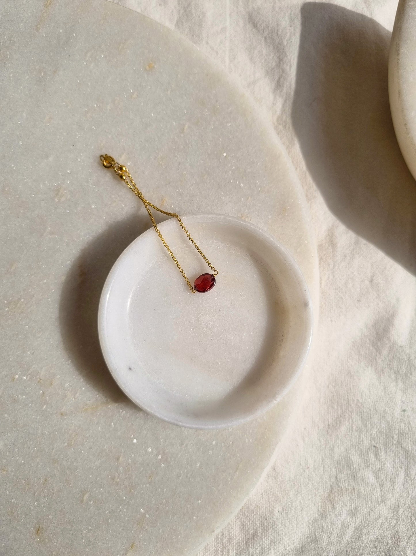 kesya - Garnet Oval Bracelet