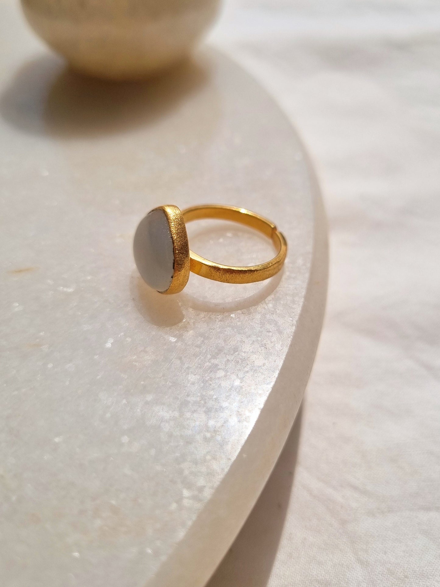 hert - White Moonstone Ring