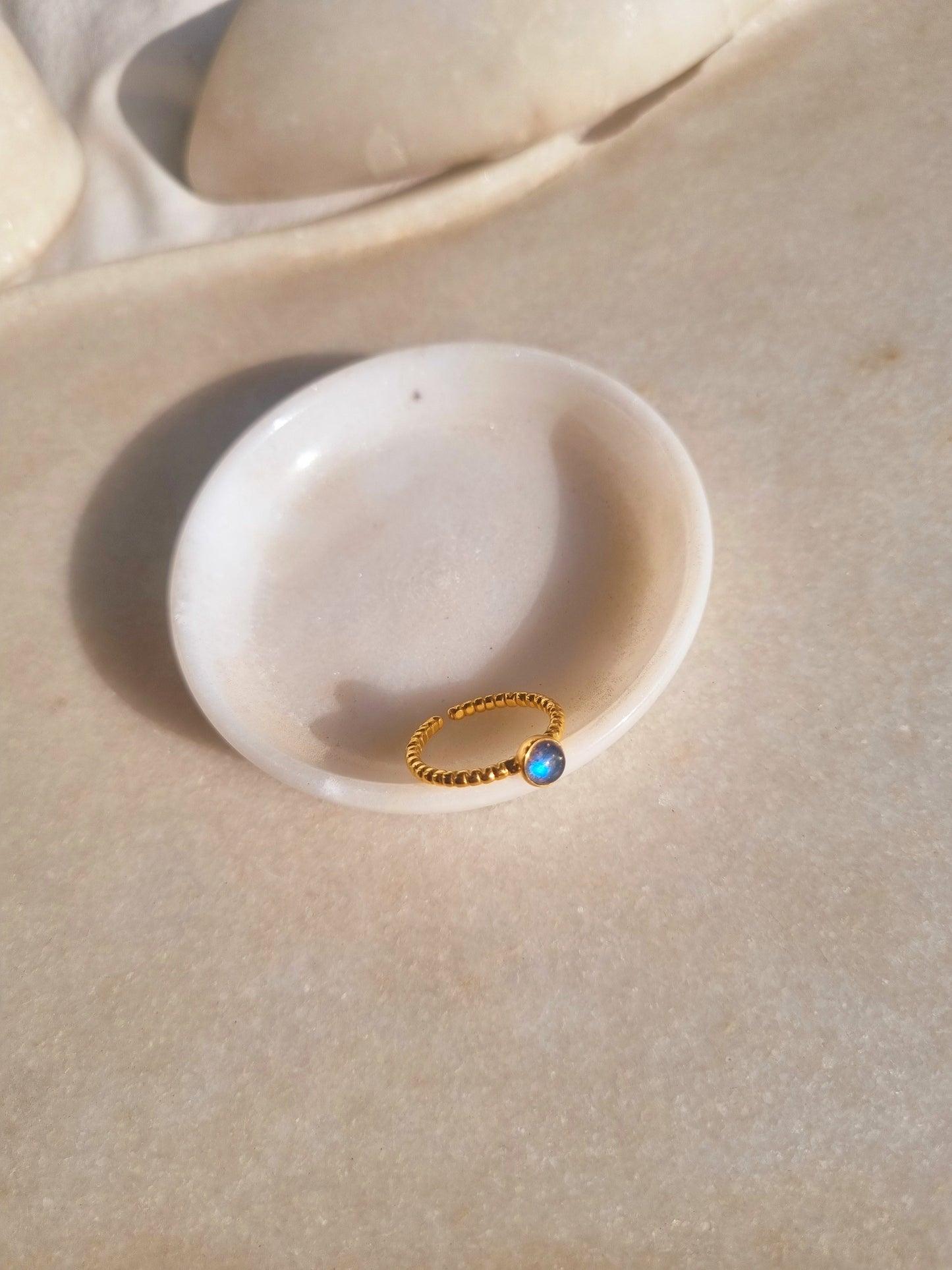 sukra - Labradorite Venus Ring