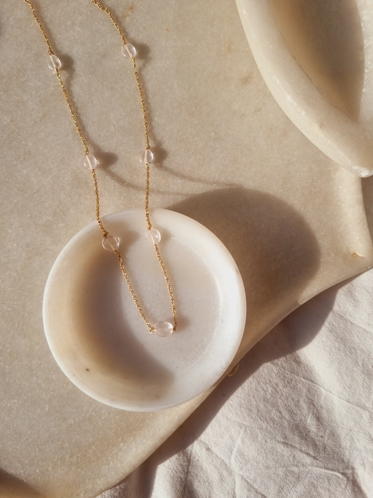 naveti - Rose Quartz Oval choker