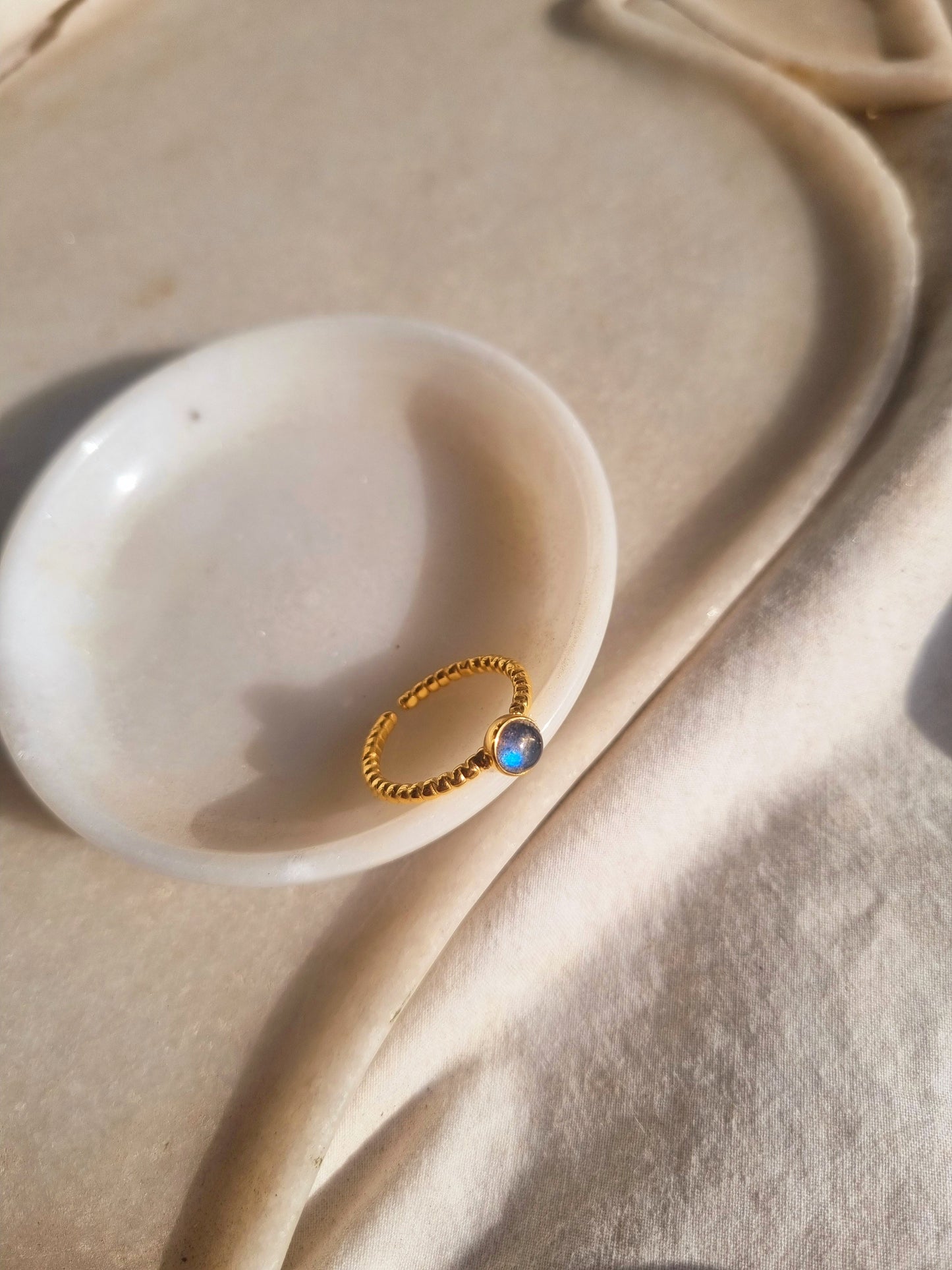 sukra - Labradorite Venus Ring