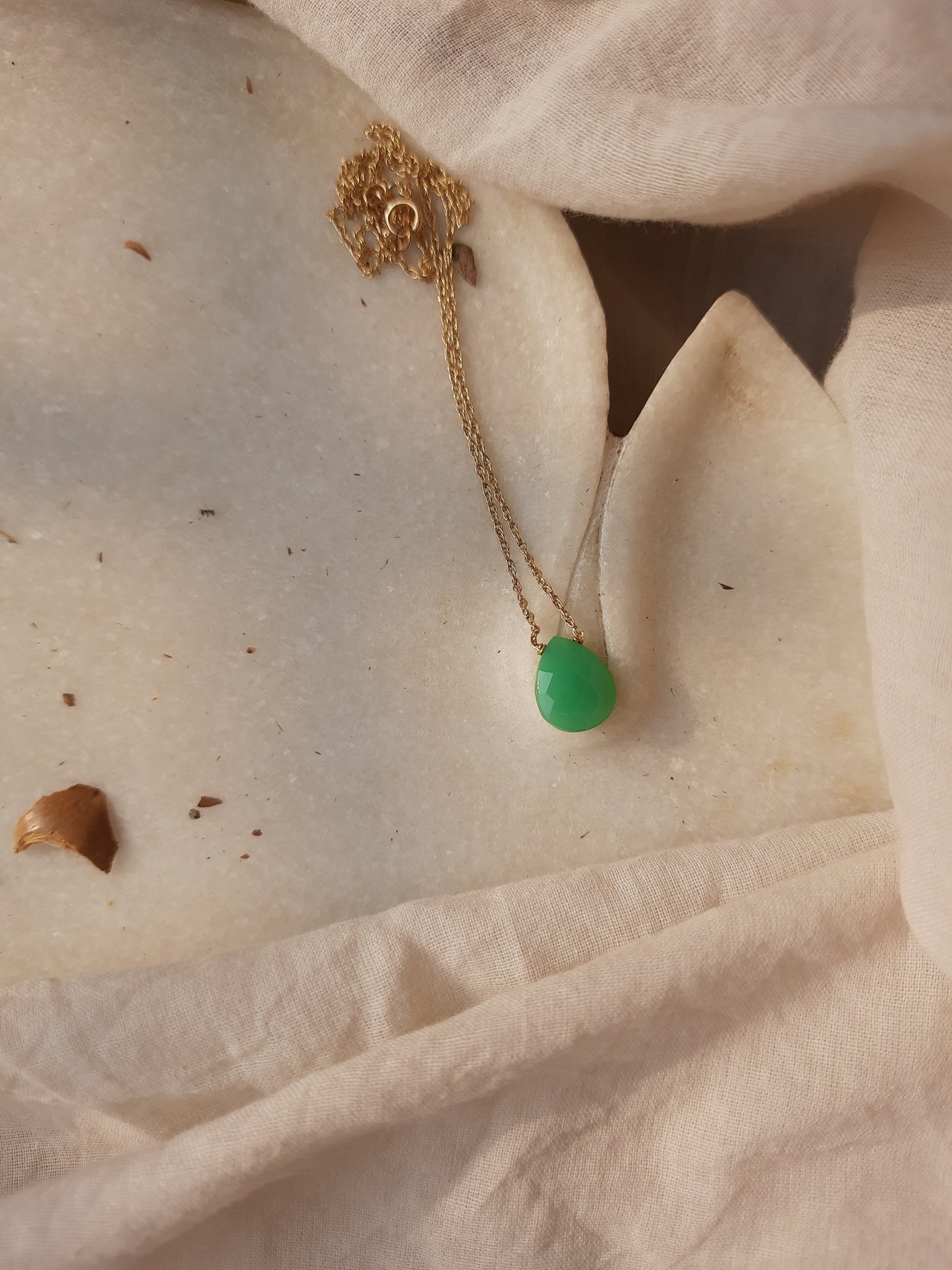 iyate - Chrysoprase Almond Shaped Drop Pendant