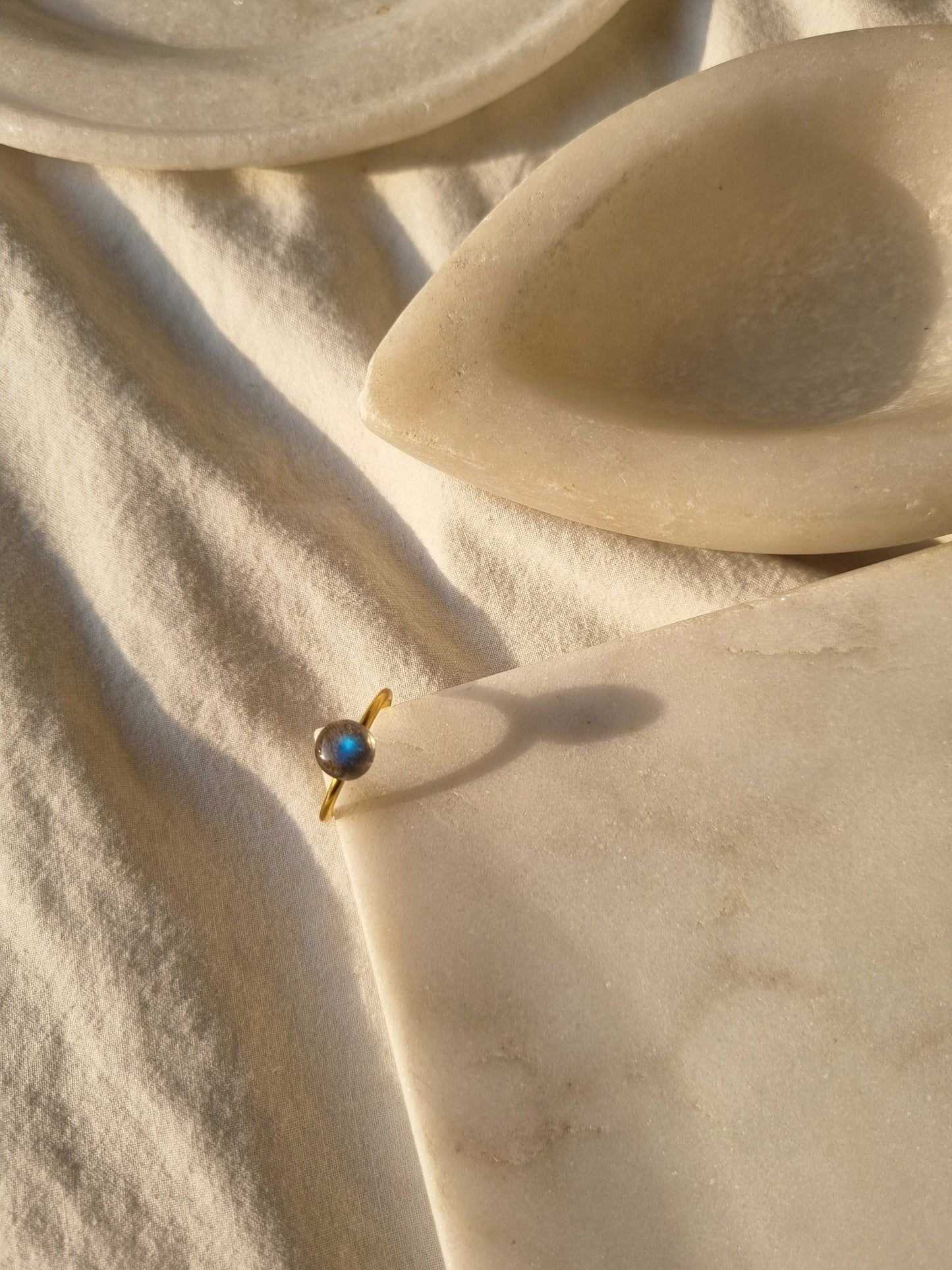 bhumi - Labradorite Mood Ring