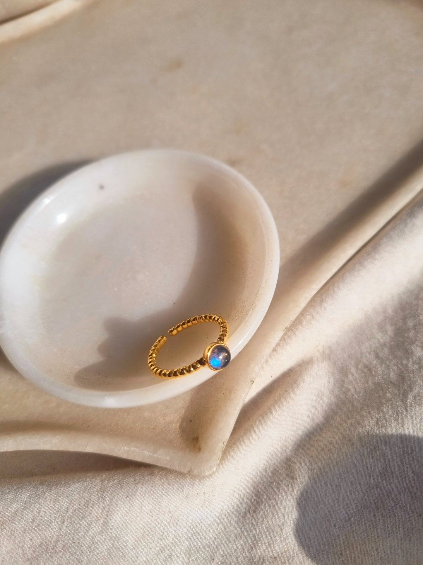 sukra - Labradorite Venus Ring